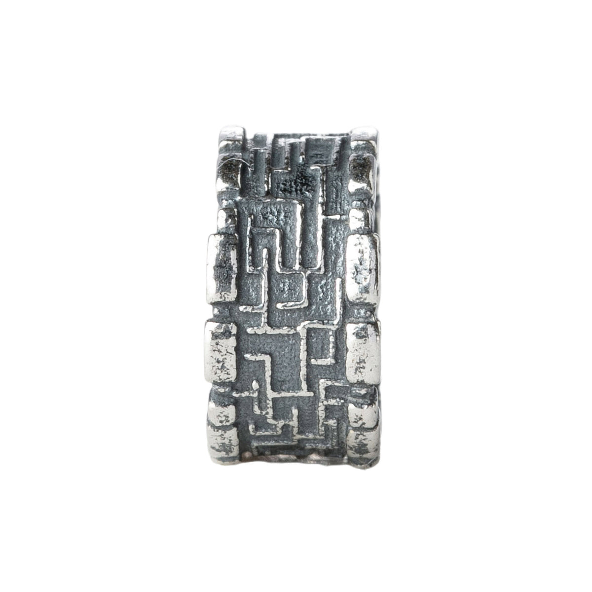 Labyrinth Spacer