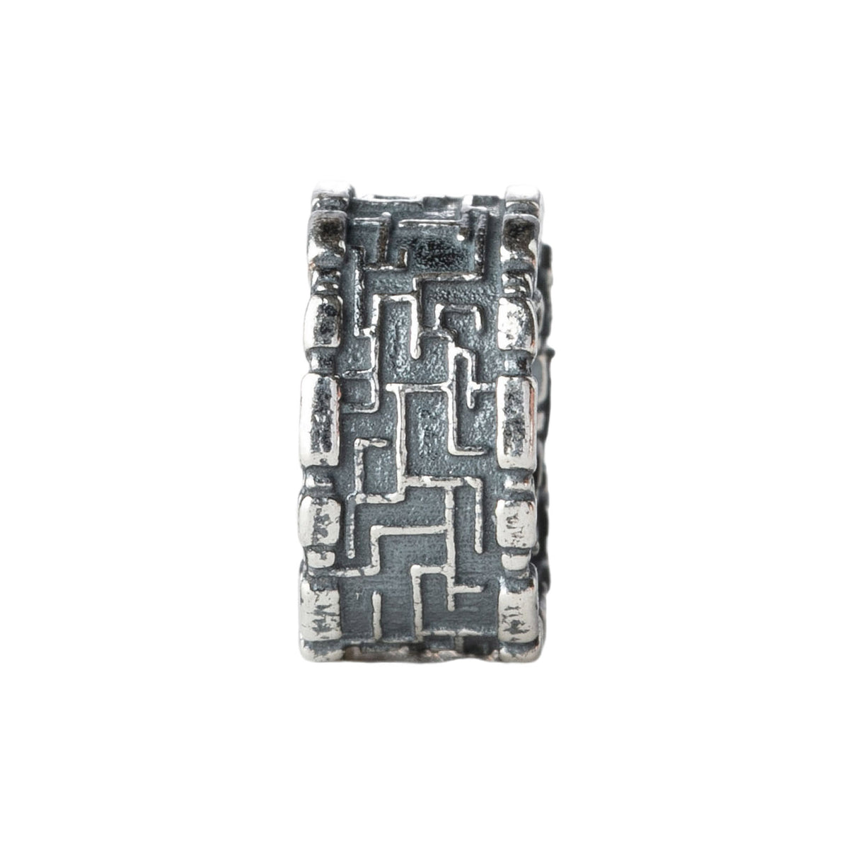 Labyrinth Spacer