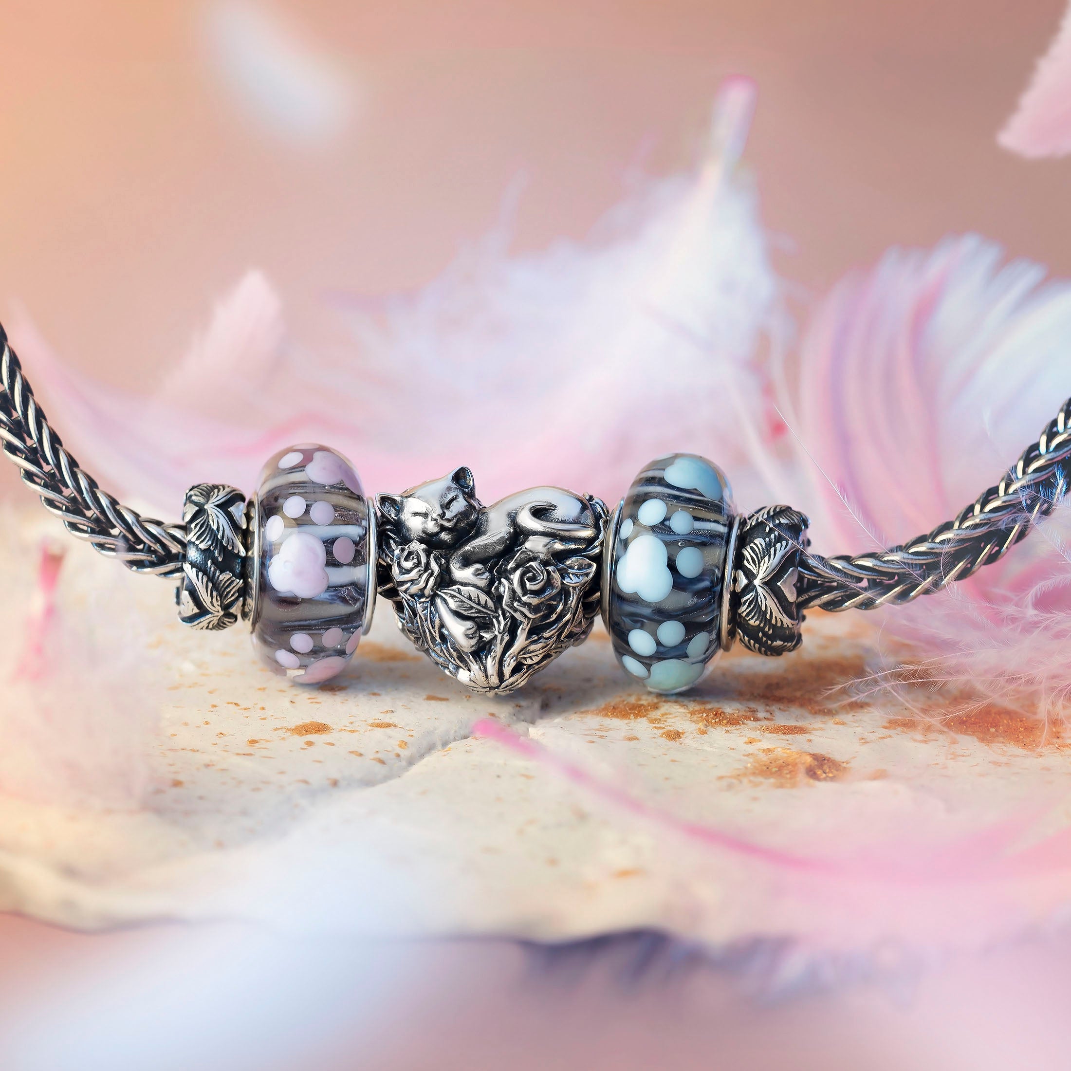 Sleek Heart Design Set